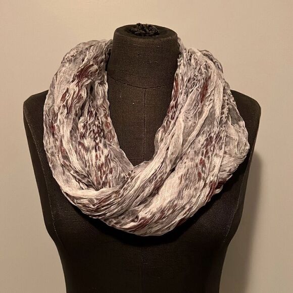 Collection Eighteen Women's Animal Print Infinity Scarf - Picture 1 of 6